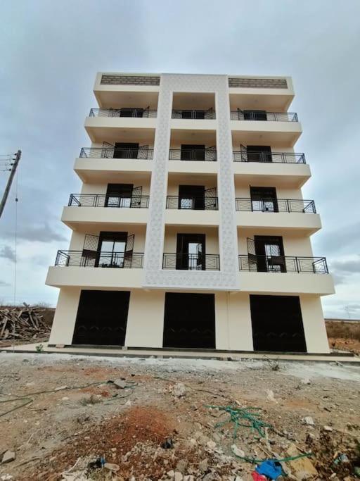1 Bedroom Fully Furnished Luxurious Apartment Voi Town Extérieur photo