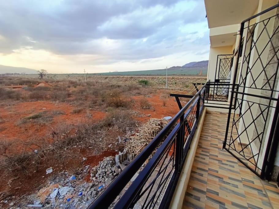 1 Bedroom Fully Furnished Luxurious Apartment Voi Town Extérieur photo